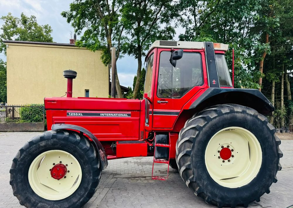 Case IH 1255 XL - Traktor: pilt 3 Case IH 1255 XL - Traktor: pilt 3