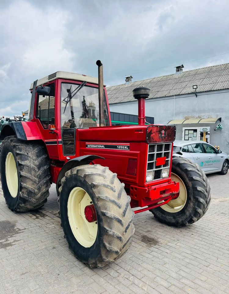 Case IH 1255 XL - Traktor: pilt 1 Case IH 1255 XL - Traktor: pilt 1