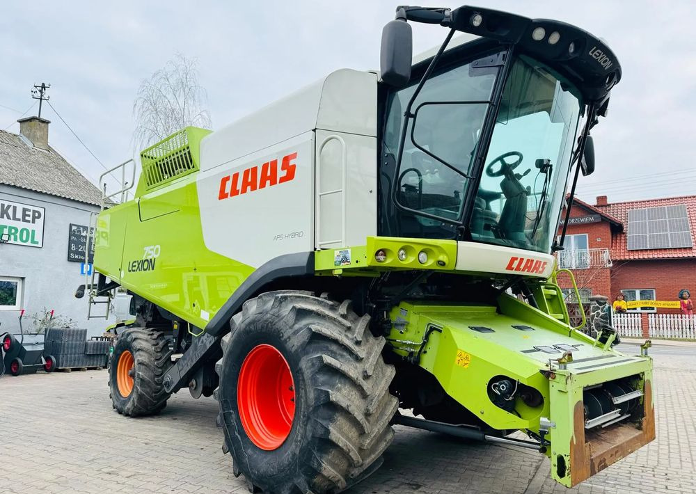 Claas LEXION 750 APS HYBRID - Kombain: pilt 4 Claas LEXION 750 APS HYBRID - Kombain: pilt 4