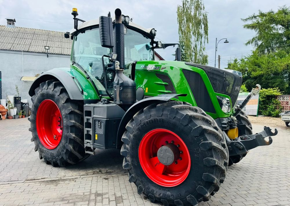 Fendt 828 Vario Profi Plus - Traktor: pilt 3 Fendt 828 Vario Profi Plus - Traktor: pilt 3