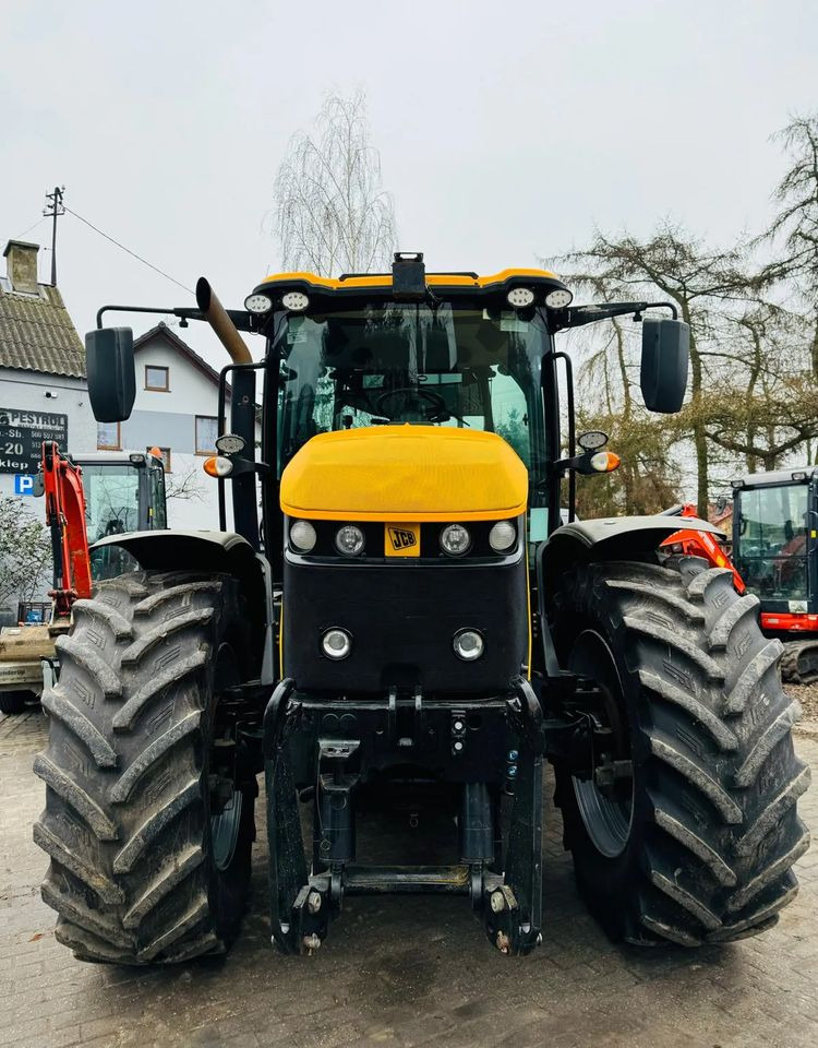 JCB FASTRAC 4220 - Traktor: pilt 2 JCB FASTRAC 4220 - Traktor: pilt 2