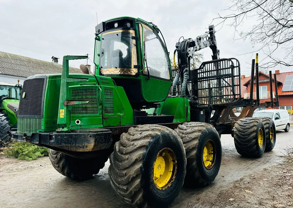 John Deere 1910E - Forwarder: pilt 1 John Deere 1910E - Forwarder: pilt 1