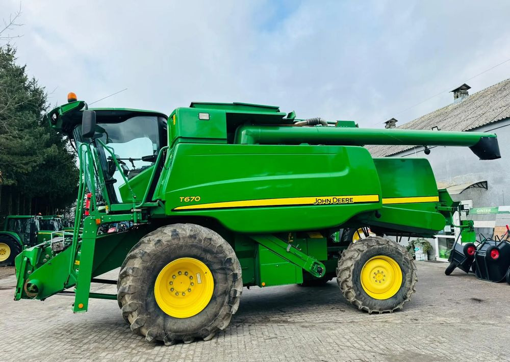 John Deere T670 - Kombain: pilt 3 John Deere T670 - Kombain: pilt 3
