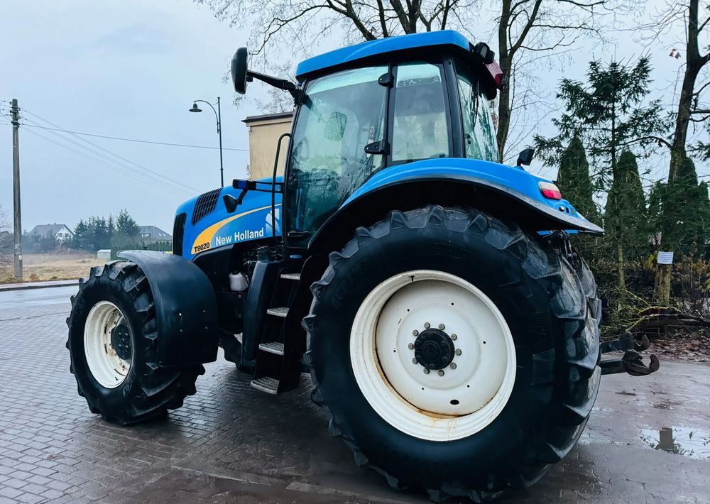 New Holland T8020 - Traktor: pilt 3 New Holland T8020 - Traktor: pilt 3