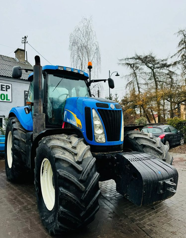 New Holland T8020 - Traktor: pilt 2 New Holland T8020 - Traktor: pilt 2