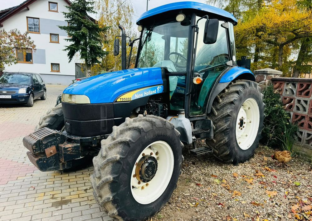 New Holland TD5050 - Traktor: pilt 2 New Holland TD5050 - Traktor: pilt 2