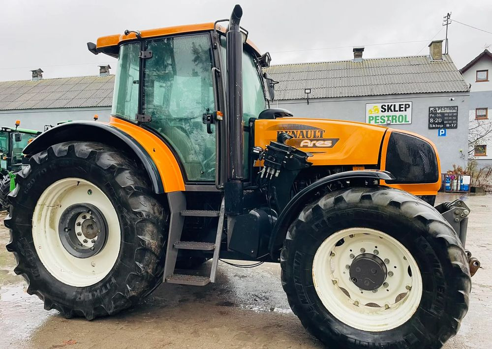 Renault Ares 826 RZ - Traktor: pilt 3 Renault Ares 826 RZ - Traktor: pilt 3