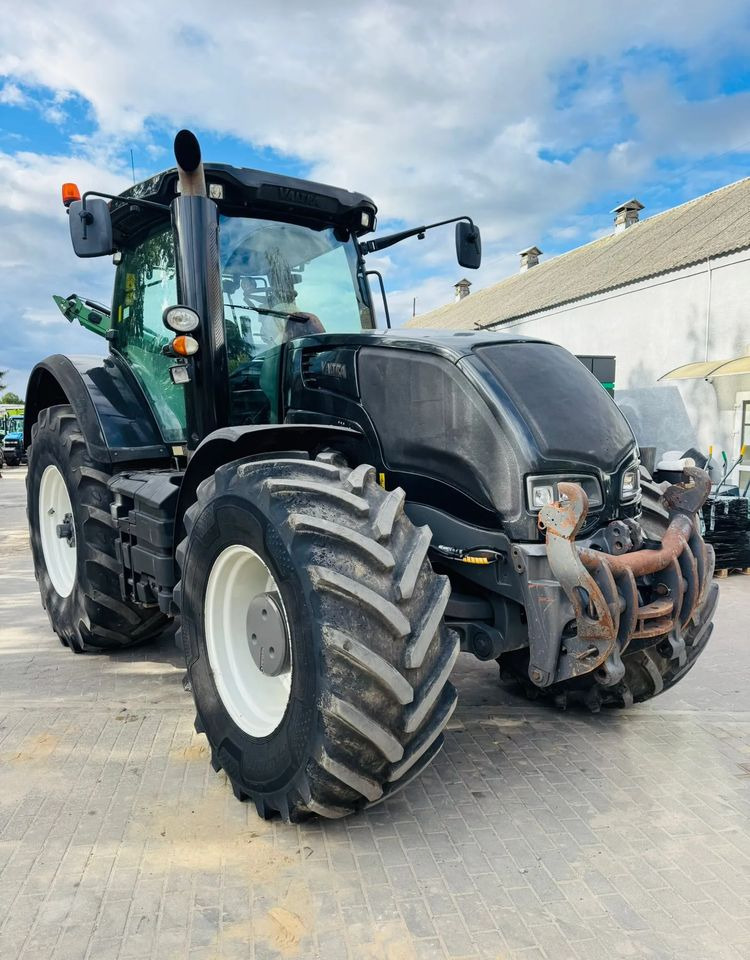 Valtra S233 - Traktor: pilt 1 Valtra S233 - Traktor: pilt 1