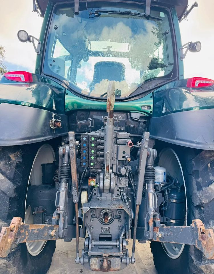 Valtra T214 Versu - Traktor: pilt 3 Valtra T214 Versu - Traktor: pilt 3
