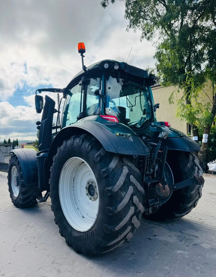 Valtra T214 Versu - Traktor: pilt 2 Valtra T214 Versu - Traktor: pilt 2