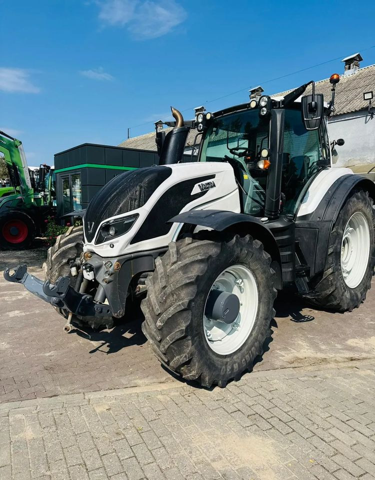 Valtra T254 Versu - Traktor: pilt 1 Valtra T254 Versu - Traktor: pilt 1