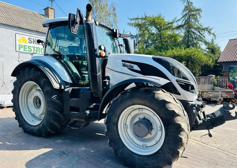 Valtra T254 Versu - Traktor: pilt 2 Valtra T254 Versu - Traktor: pilt 2