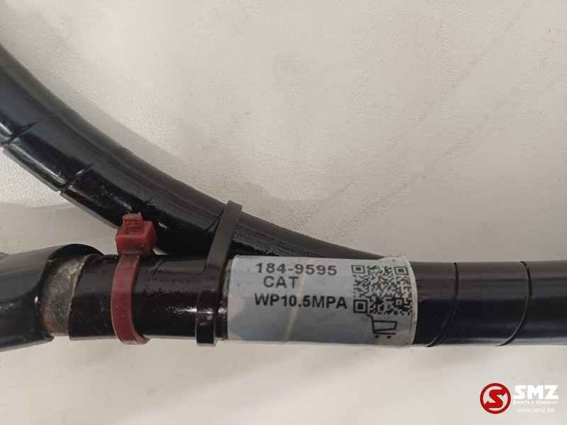 Caterpillar Hose Caterpillar - Hüdraulika - Materjali käitlemise seade: pilt 4 Caterpillar Hose Caterpillar - Hüdraulika - Materjali käitlemise seade: pilt 4
