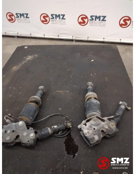 DAF Occ set cabinevergrendeling links + rechts DAF - Kabiin ja interjöör - Veoauto: pilt 1 DAF Occ set cabinevergrendeling links + rechts DAF - Kabiin ja interjöör - Veoauto: pilt 1