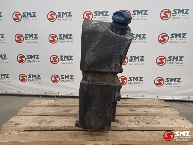 Iveco Occ AdBlue tank Iveco - Kütusesüsteem - Veoauto: pilt 1 Iveco Occ AdBlue tank Iveco - Kütusesüsteem - Veoauto: pilt 1