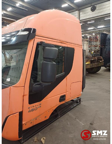 Iveco Occ cabine compleet Hi Way Stralis Iveco - Kabiin ja interjöör - Veoauto: pilt 4 Iveco Occ cabine compleet Hi Way Stralis Iveco - Kabiin ja interjöör - Veoauto: pilt 4
