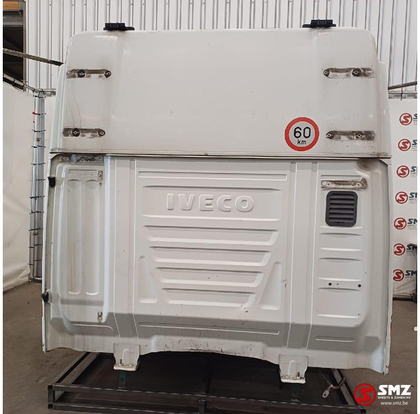 Iveco Occ cabine compleet Stralis Hi-Way Iveco - Kabiin ja interjöör - Veoauto: pilt 5 Iveco Occ cabine compleet Stralis Hi-Way Iveco - Kabiin ja interjöör - Veoauto: pilt 5