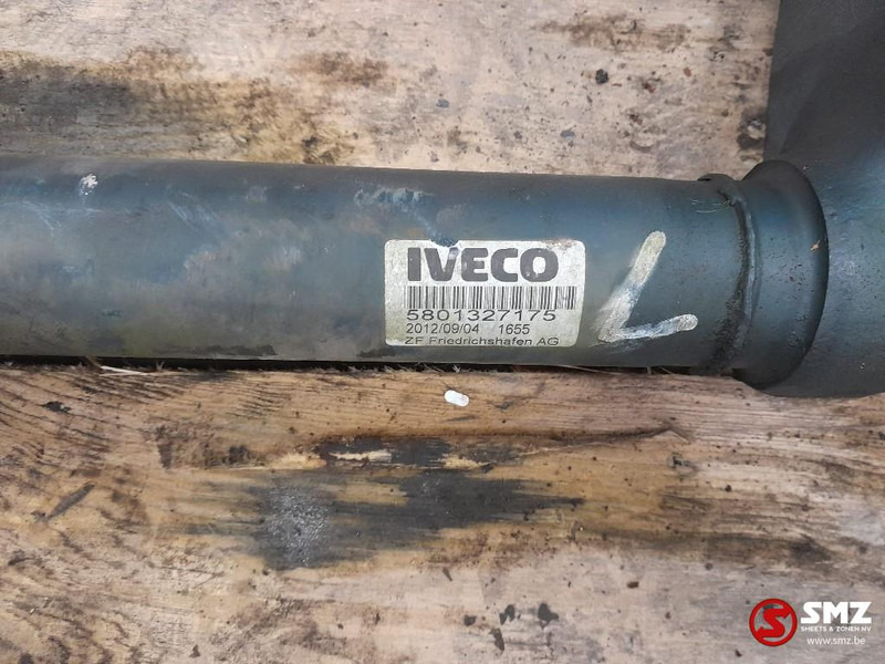 Iveco Occ cabinekantelbeugel Iveco - Kabiini vedrustus - Veoauto: pilt 3 Iveco Occ cabinekantelbeugel Iveco - Kabiini vedrustus - Veoauto: pilt 3