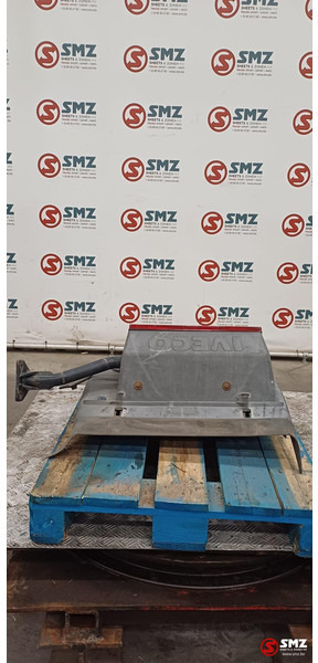 Iveco Occ spatbord + spatbordsteun achteraan links Iveco - Pealisehitus ja välispind - Veoauto: pilt 4 Iveco Occ spatbord + spatbordsteun achteraan links Iveco - Pealisehitus ja välispind - Veoauto: pilt 4