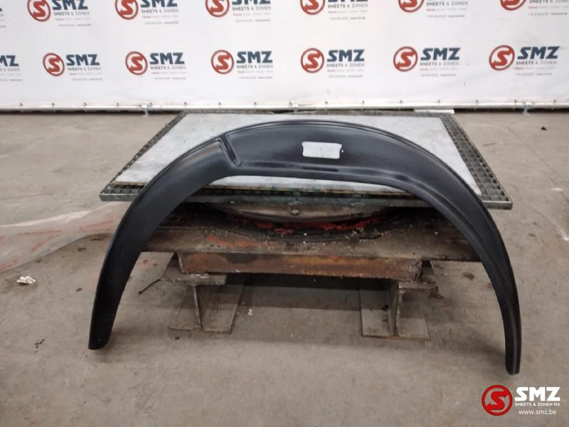 Iveco Spatbord voorzijde rechts Iveco 190 - Pealisehitus ja välispind - Veoauto: pilt 1 Iveco Spatbord voorzijde rechts Iveco 190 - Pealisehitus ja välispind - Veoauto: pilt 1