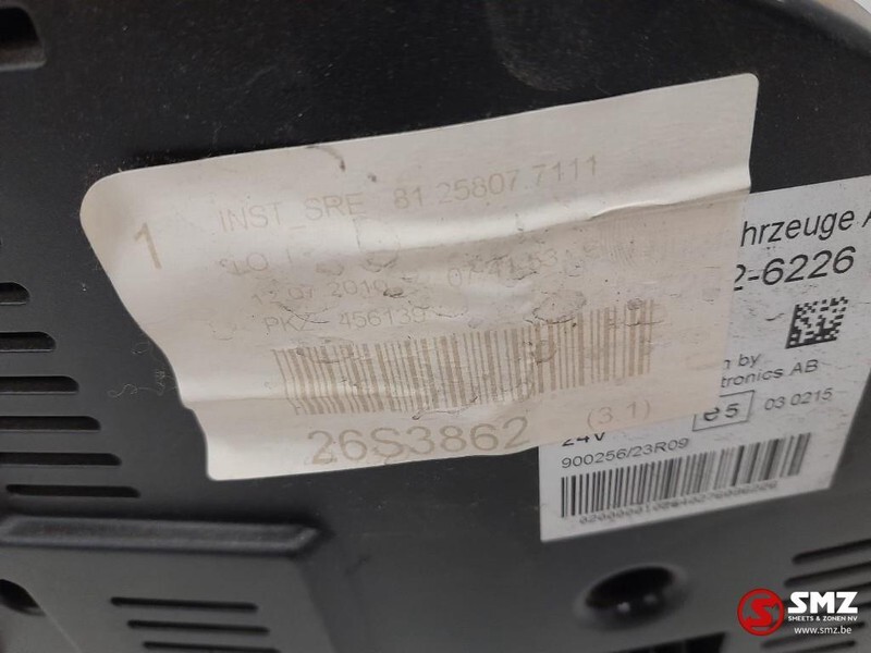 Kabiin ja interjöör - Veoauto MAN Occ instrumentenpaneel MAN TGS 81258077111: pilt 6