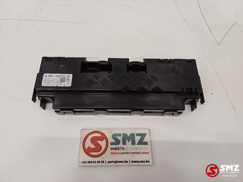 Mercedes-Benz Occ ECU besturingseenheid Mercedes - Mootori juhtimisseade - Veoauto: pilt 1 Mercedes-Benz Occ ECU besturingseenheid Mercedes - Mootori juhtimisseade - Veoauto: pilt 1