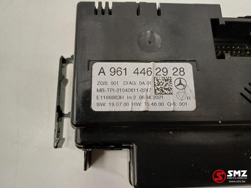 Mercedes-Benz Occ ECU besturingseenheid Mercedes - Mootori juhtimisseade - Veoauto: pilt 3 Mercedes-Benz Occ ECU besturingseenheid Mercedes - Mootori juhtimisseade - Veoauto: pilt 3