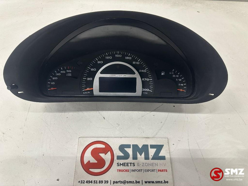 Mercedes-Benz Occ Instrumentenpaneel Mercedes W203 C KLASSE - Armatuurlaud - Auto: pilt 2 Mercedes-Benz Occ Instrumentenpaneel Mercedes W203 C KLASSE - Armatuurlaud - Auto: pilt 2
