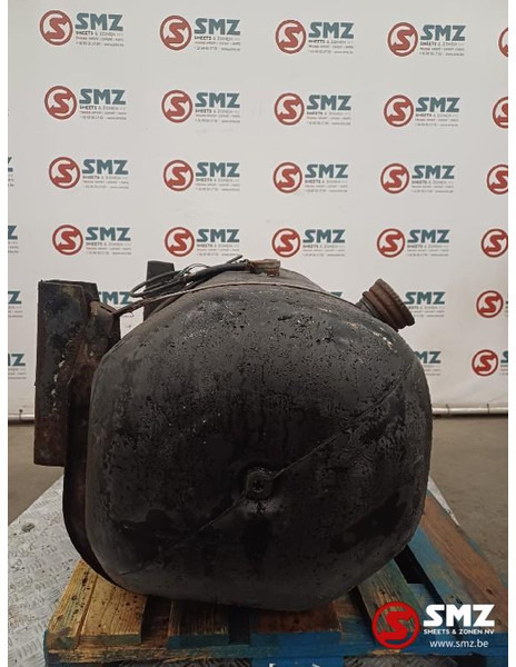 Mercedes-Benz Occ brandstoftank 225L Mercedes - Kütusepaak - Veoauto: pilt 3 Mercedes-Benz Occ brandstoftank 225L Mercedes - Kütusepaak - Veoauto: pilt 3
