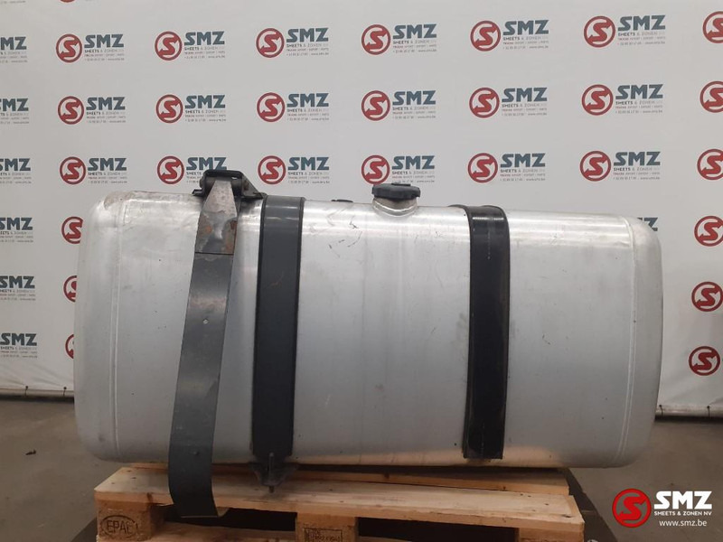 Mercedes-Benz Occ brandstoftank 570L Mercedes - Kütusepaak - Veoauto: pilt 1 Mercedes-Benz Occ brandstoftank 570L Mercedes - Kütusepaak - Veoauto: pilt 1
