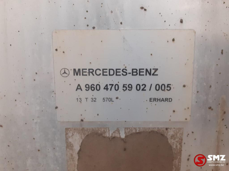 Mercedes-Benz Occ brandstoftank 570L Mercedes - Kütusepaak - Veoauto: pilt 5 Mercedes-Benz Occ brandstoftank 570L Mercedes - Kütusepaak - Veoauto: pilt 5