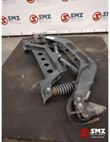 Mercedes-Benz Occ cabineophanging met slot Mercedes - Kabiini vedrustus - Veoauto: pilt 1 Mercedes-Benz Occ cabineophanging met slot Mercedes - Kabiini vedrustus - Veoauto: pilt 1