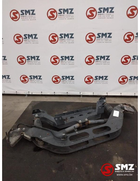 Mercedes-Benz Occ cabineophanging met slot Mercedes - Kabiini vedrustus - Veoauto: pilt 2 Mercedes-Benz Occ cabineophanging met slot Mercedes - Kabiini vedrustus - Veoauto: pilt 2