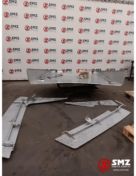 Mercedes-Benz Occ cabinespoilerset Mercedes - Aerodünaamika/ Spoiler - Veoauto: pilt 2 Mercedes-Benz Occ cabinespoilerset Mercedes - Aerodünaamika/ Spoiler - Veoauto: pilt 2