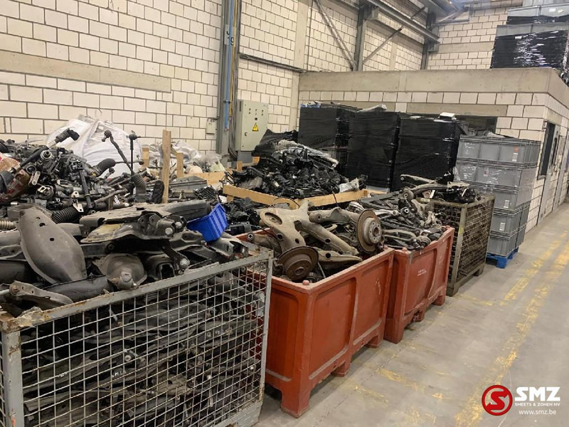 Mercedes-Benz Occ lot van Mercedes Personenwagen + 6000 stuks !! - Pealisehitus ja välispind - Auto: pilt 5 Mercedes-Benz Occ lot van Mercedes Personenwagen + 6000 stuks !! - Pealisehitus ja välispind - Auto: pilt 5
