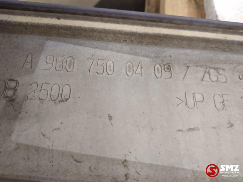 Mercedes-Benz Occ motorkap Mercedes - Kapotikaas - Veoauto: pilt 4 Mercedes-Benz Occ motorkap Mercedes - Kapotikaas - Veoauto: pilt 4