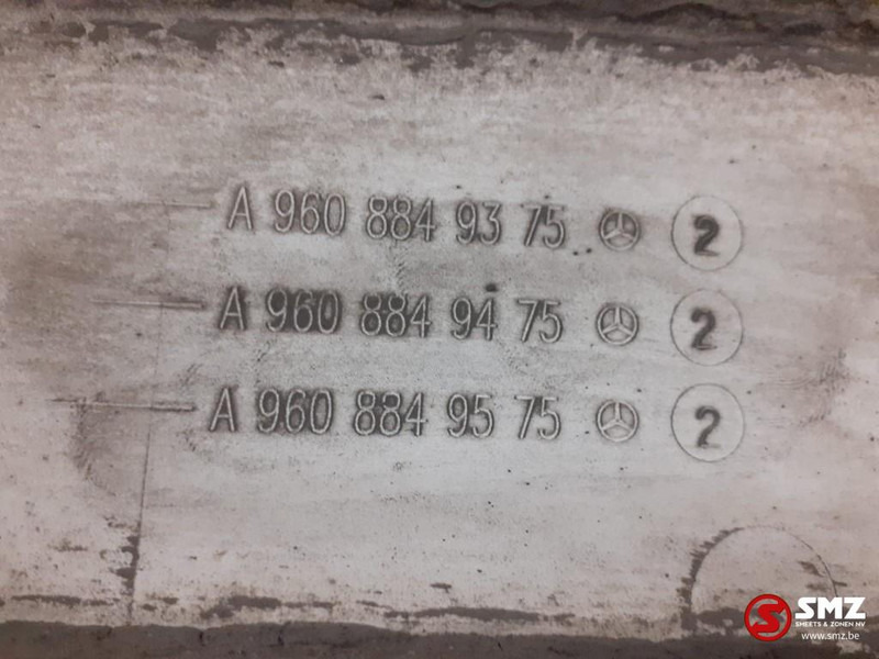 Mercedes-Benz Occ spatbordverlenging rechts Mercedes Actros MP4 - Pealisehitus ja välispind - Veoauto: pilt 2 Mercedes-Benz Occ spatbordverlenging rechts Mercedes Actros MP4 - Pealisehitus ja välispind - Veoauto: pilt 2