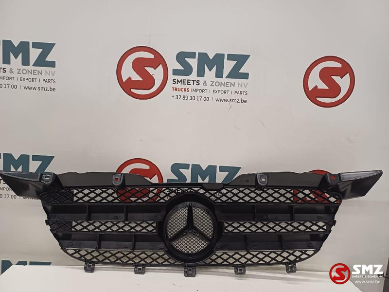 Mercedes-Benz Radiator grille mercedes - Võre - Veoauto: pilt 2 Mercedes-Benz Radiator grille mercedes - Võre - Veoauto: pilt 2