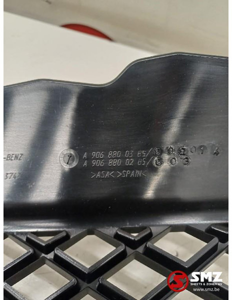 Mercedes-Benz Radiator grille mercedes - Võre - Veoauto: pilt 3 Mercedes-Benz Radiator grille mercedes - Võre - Veoauto: pilt 3