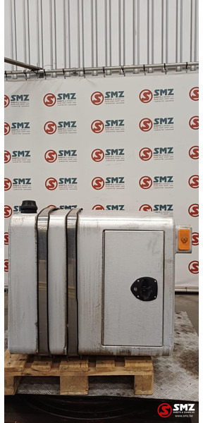 Renault Occ hydraulische tank 250L + materiaalkast Renault - Hüdrauliline paak - Veoauto: pilt 1 Renault Occ hydraulische tank 250L + materiaalkast Renault - Hüdrauliline paak - Veoauto: pilt 1