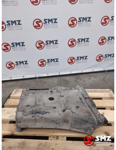 Scania Occ opstapbak rechts Scania 144 1498180 - Kabiin ja interjöör - Veoauto: pilt 3 Scania Occ opstapbak rechts Scania 144 1498180 - Kabiin ja interjöör - Veoauto: pilt 3