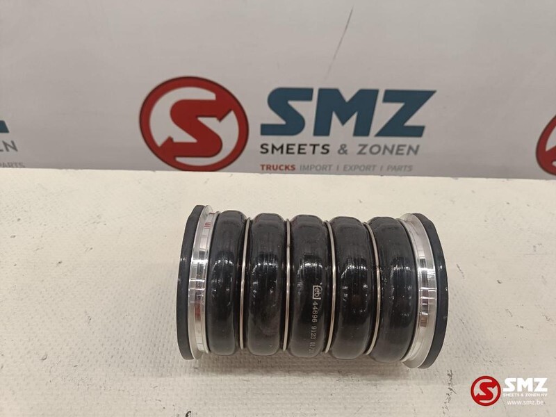 Volvo Slang intercooler (81mm/105mmx150mm) Volvo - Sisselaskesüsteem - Veoauto: pilt 1 Volvo Slang intercooler (81mm/105mmx150mm) Volvo - Sisselaskesüsteem - Veoauto: pilt 1