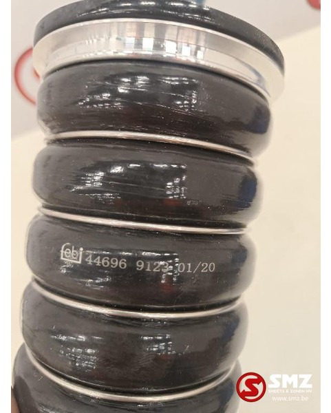 Volvo Slang intercooler (81mm/105mmx150mm) Volvo - Sisselaskesüsteem - Veoauto: pilt 2 Volvo Slang intercooler (81mm/105mmx150mm) Volvo - Sisselaskesüsteem - Veoauto: pilt 2