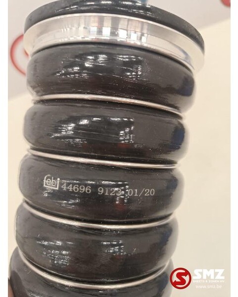 Volvo Slang intercooler (81mm/105mmx150mm) Volvo - Sisselaskesüsteem - Veoauto: pilt 2 Volvo Slang intercooler (81mm/105mmx150mm) Volvo - Sisselaskesüsteem - Veoauto: pilt 2