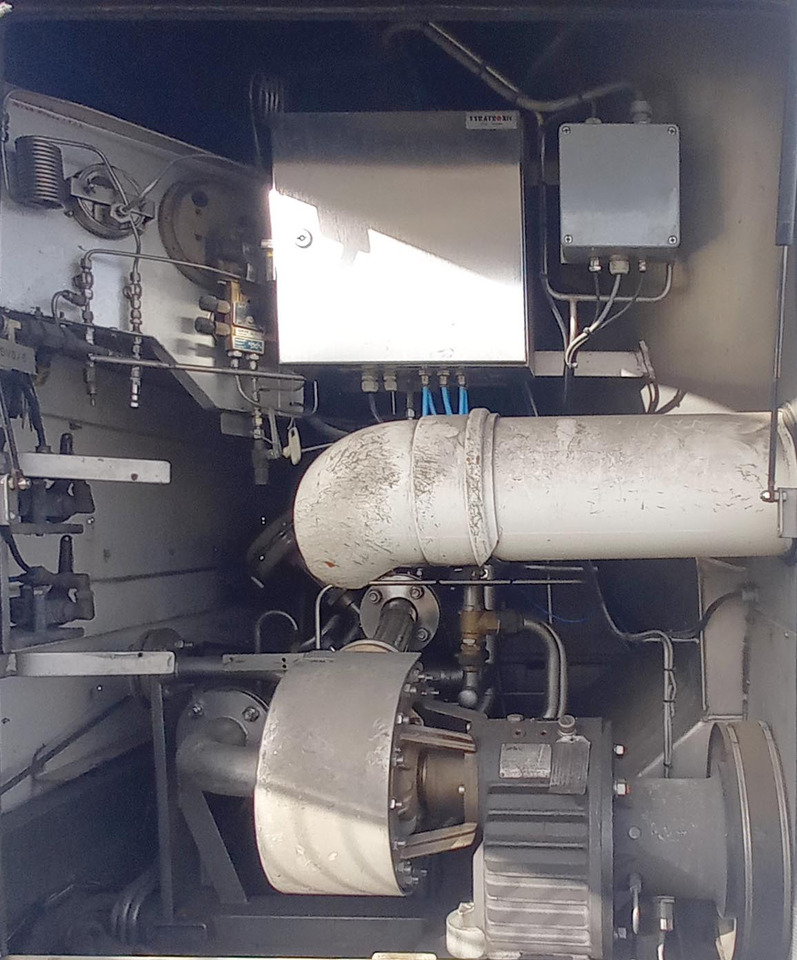 AGA Cryo Gas tank semi-trailer cryogenic used for nitrogen, argon, oxygen, LIN, LOX, LAR. - Tsistern poolhaagis: pilt 5 AGA Cryo Gas tank semi-trailer cryogenic used for nitrogen, argon, oxygen, LIN, LOX, LAR. - Tsistern poolhaagis: pilt 5