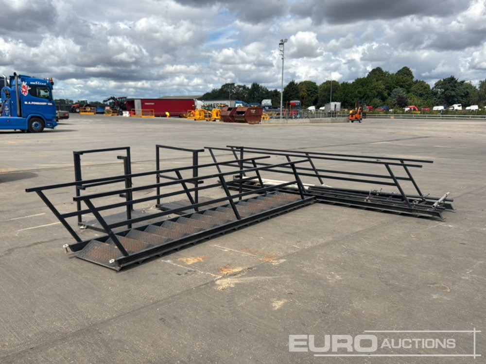 15 Step Steel Stairs, Access Platform, Handrails, Leg Supports (Cannot Be Reconsigned) (2 of) - Tööriist/ Seadmed: pilt 1 15 Step Steel Stairs, Access Platform, Handrails, Leg Supports (Cannot Be Reconsigned) (2 of) - Tööriist/ Seadmed: pilt 1