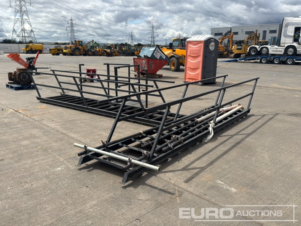 15 Step Steel Stairs, Access Platform, Handrails, Leg Supports (Cannot Be Reconsigned) (2 of) - Tööriist/ Seadmed: pilt 2 15 Step Steel Stairs, Access Platform, Handrails, Leg Supports (Cannot Be Reconsigned) (2 of) - Tööriist/ Seadmed: pilt 2