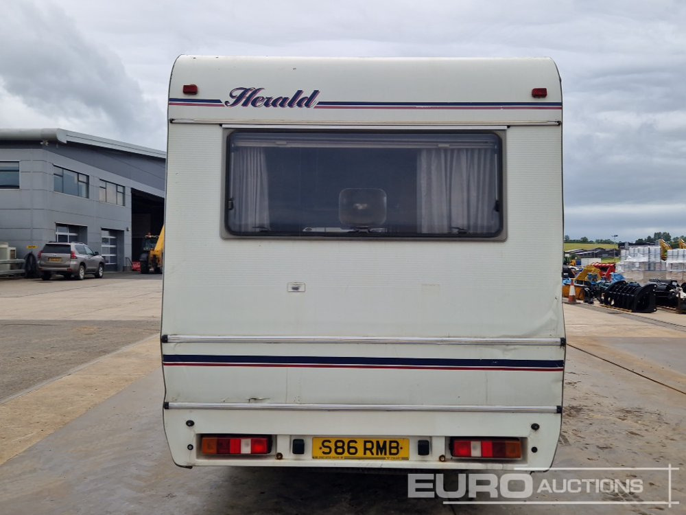 1998 Ford Herald 5 Speed 3 Birth Motor Home, W/C, Cooker (NO VAT) - Campervan: pilt 4 1998 Ford Herald 5 Speed 3 Birth Motor Home, W/C, Cooker (NO VAT) - Campervan: pilt 4