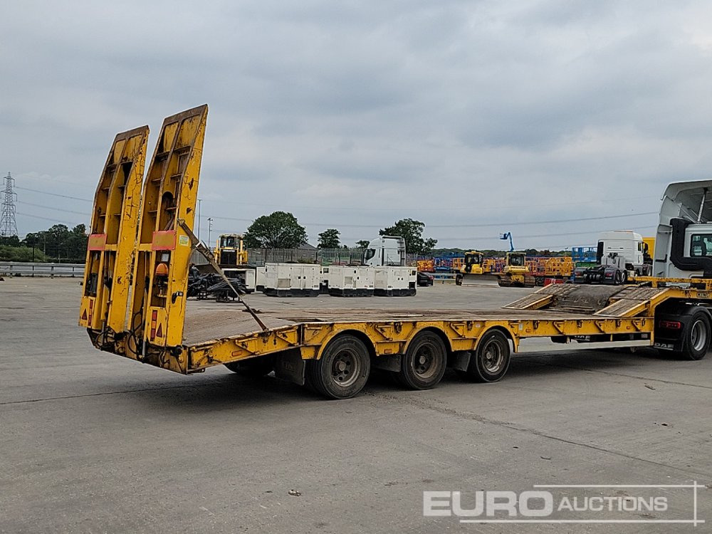1998 King trailers Tri Axle Step Frame Low Loader Trailer, Neck Ramps, Out Riggers, Hydraulic Ramps - Madal platvormpoolhaagis: pilt 5 1998 King trailers Tri Axle Step Frame Low Loader Trailer, Neck Ramps, Out Riggers, Hydraulic Ramps - Madal platvormpoolhaagis: pilt 5