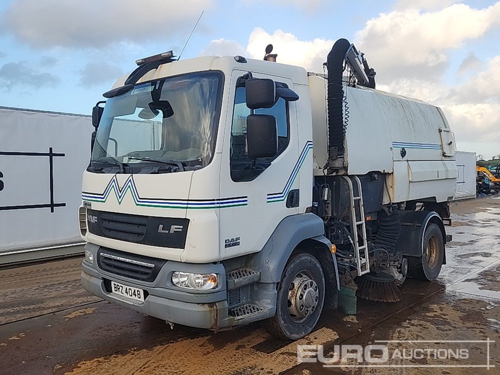 2010 DAF LF55-220 - Tänavapühkimismasin: pilt 1 2010 DAF LF55-220 - Tänavapühkimismasin: pilt 1